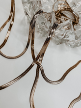 Load image into Gallery viewer, The Charlotte Herringbone Chain