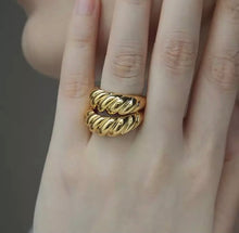 Load image into Gallery viewer, THE CROISSANT