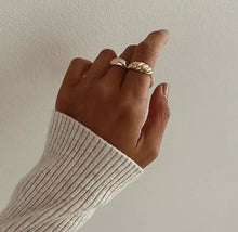 Load image into Gallery viewer, THE CROISSANT